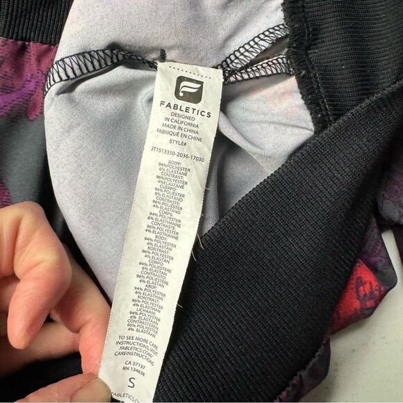 Fabletics Ithaca Bomber Jacket size Small Romantic print lightweight women’s - Picture 5 of 8